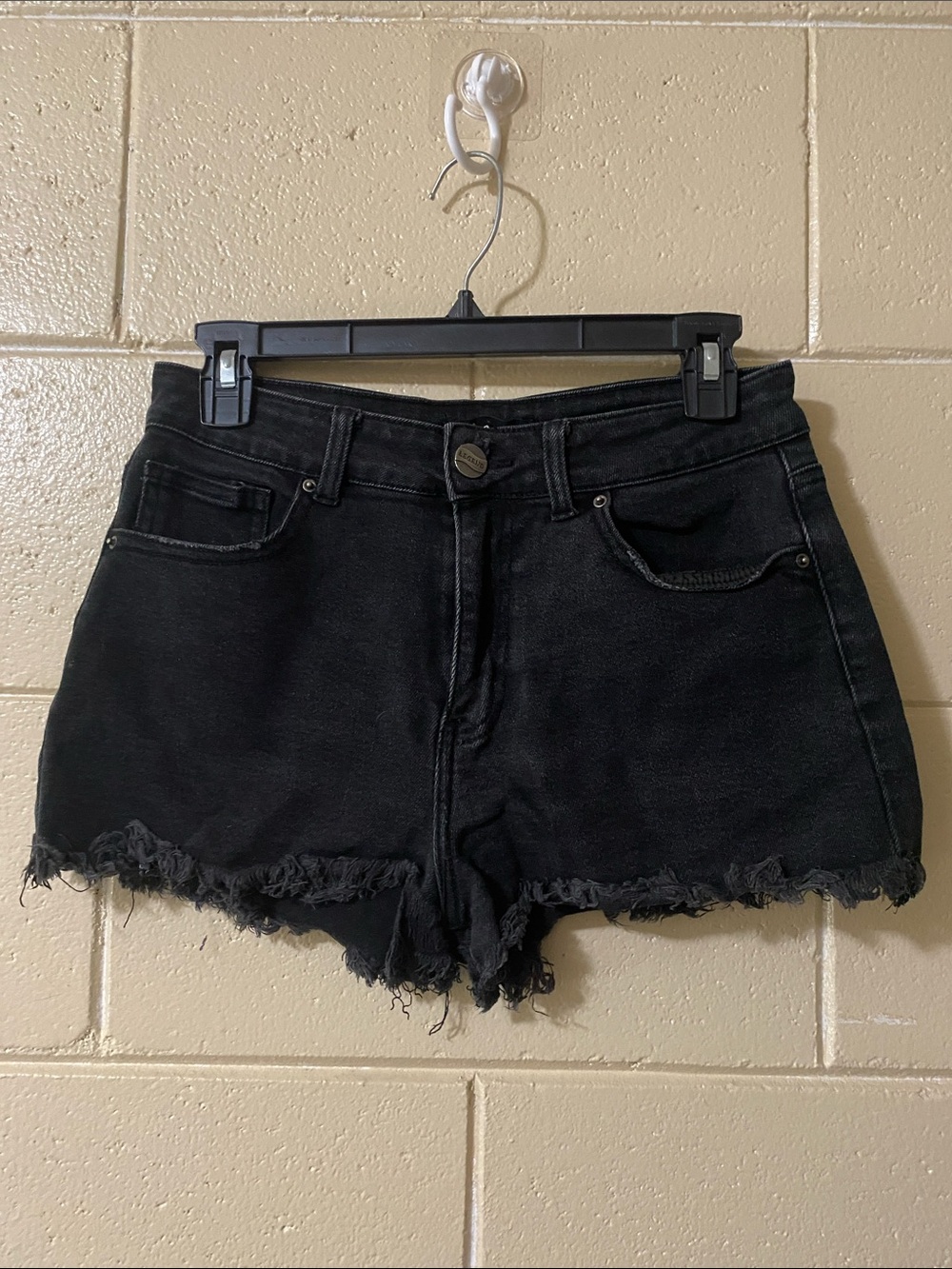 Frayed Hem Black Denim Shorts - Casual High-Rise Style